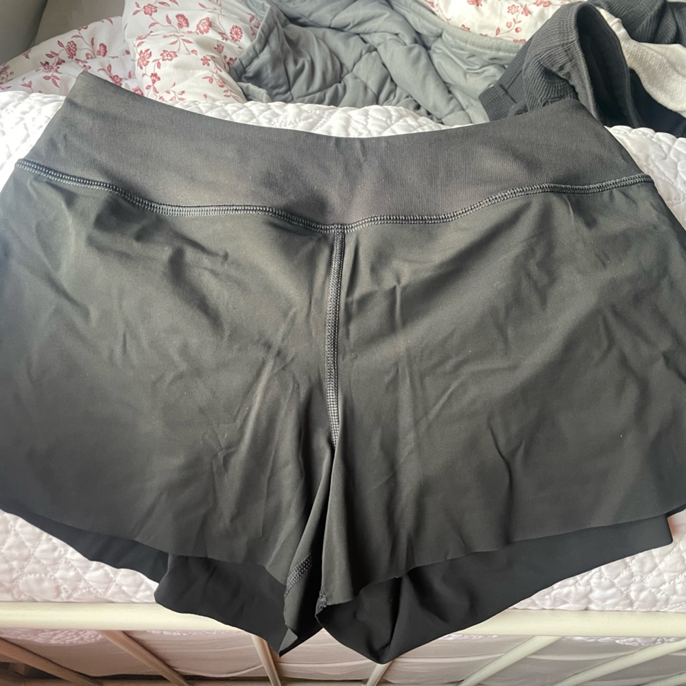 Never worn medium nobull black running pace shorts